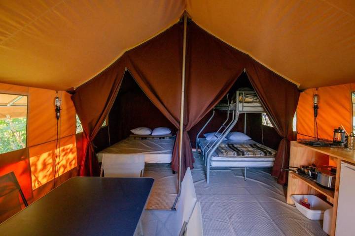 Location de vacances pour 2 personnes, avec Terrasse ainsi que Piscine et Vue à Guillestre - 3