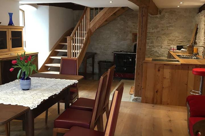 Ferienwohnung für 6 Personen, mit Balkon und Garten sowie Sauna