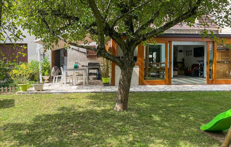 Location de vacances pour 10 personnes, avec Terrasse ainsi que Jardin et Sauna à Charny