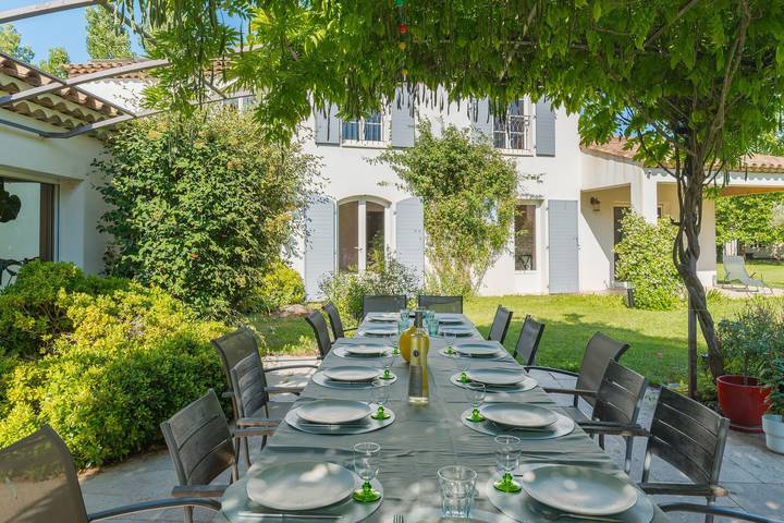 Location de vacances pour 11 personnes, avec jardin à Rognes - 2
