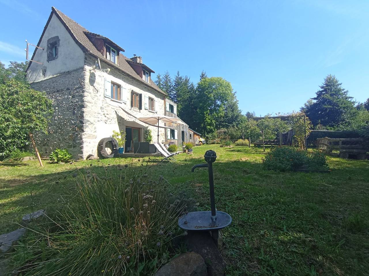 Le Moulin de la Chauderie Basse - Chambre in La Tour-d'Auvergne, Parc naturel régional des Volcans d'Auvergne