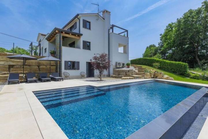 Ferienhaus für 6 Personen, mit Terrasse und Garten sowie Pool