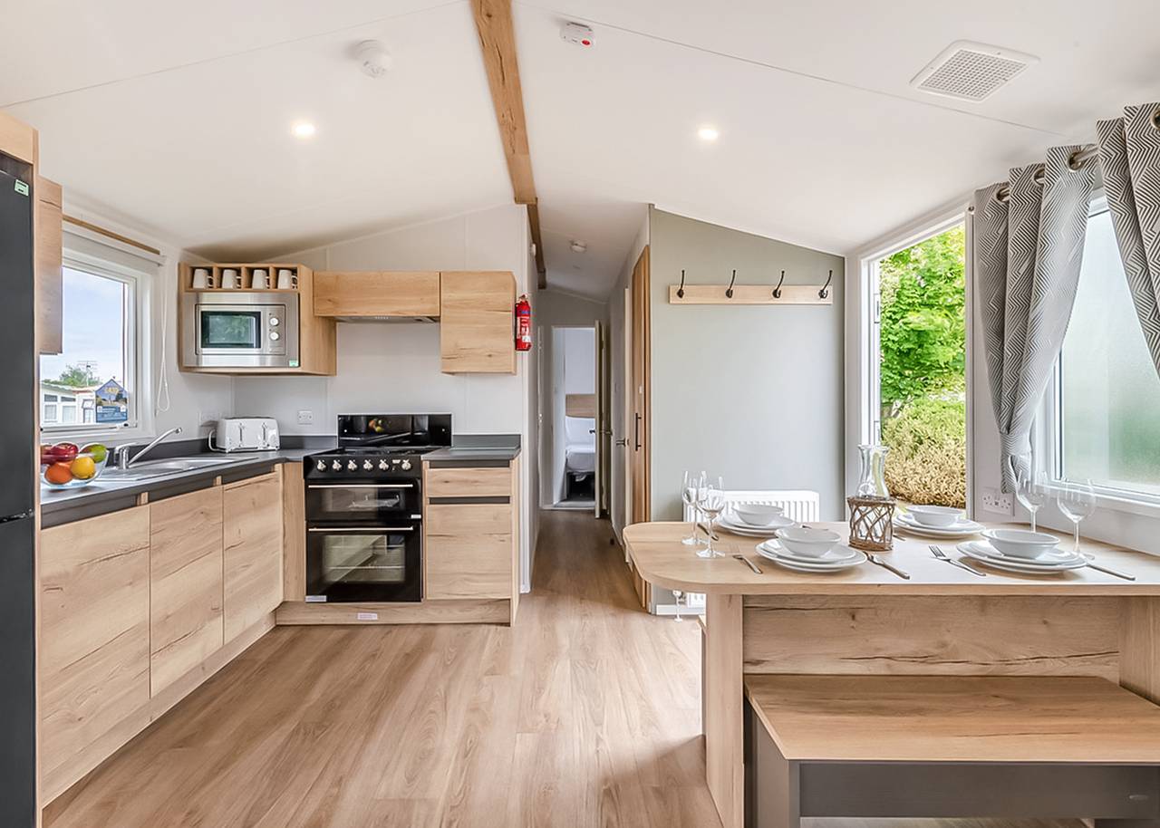 Silver 3, Slps 8, parking, decking in Porthcawl, Bridgend region