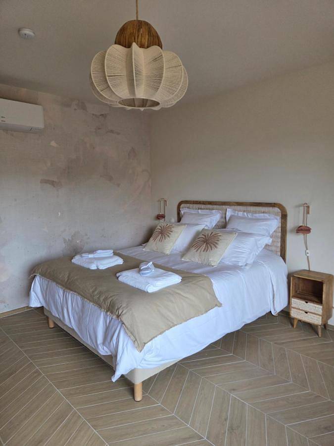 Chambre d’hôte pour 2 personnes, avec terrasse et jardin ainsi que piscine et jacuzzi à La Roque-d'Anthéron - 3