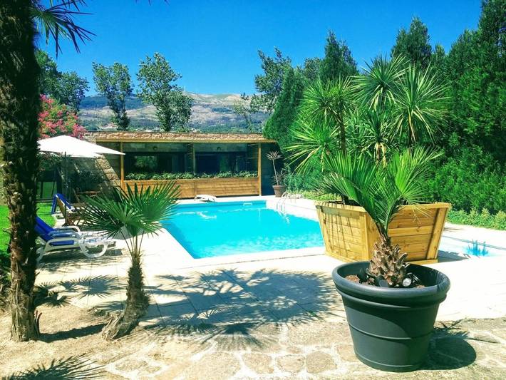 Maison d’hôte pour 3 personnes, avec Balcon et Terrasse ainsi que Jacuzzi et Jardin dans Vilar de Maçada