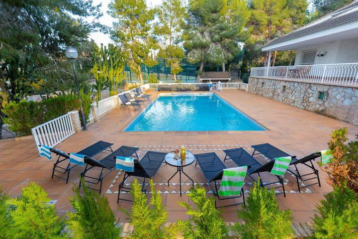 Casa de vacaciones para 16 personas, con piscina y jardín, Se admiten mascotas en Molina de Segura