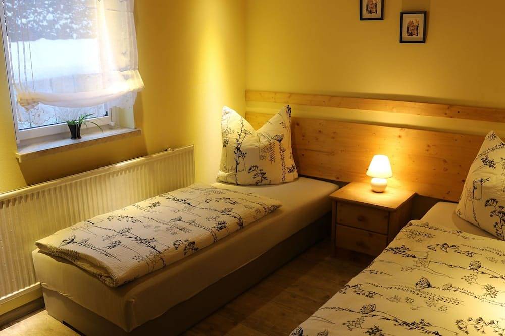 Ganze Wohnung, Appartement mit Garten, Grill und Terrasse by Interhome in Jonsdorf, Zittauer Gebirge