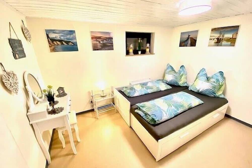 Ganze Wohnung, Gemütliches Ferienhaus für bis zu 8 Personen mit Terrasse in Selbitz, Landkreis Hof