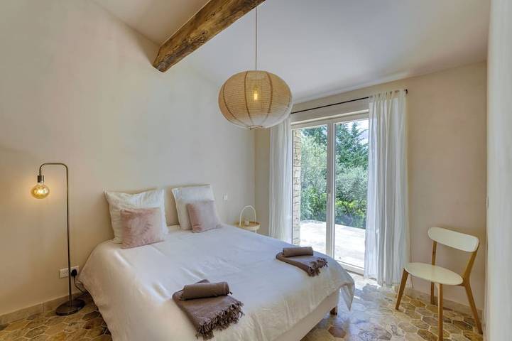 Location de vacances pour 13 personnes à Lioux - 2