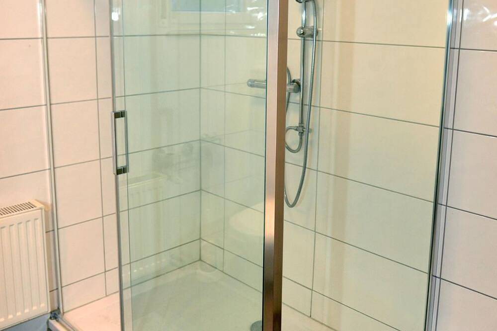 Ganze Wohnung, Zur angenehmen Gegend - Appartement/Fewo, Dusche, Wc, 1 Schlafraum in Annweiler, Trifelsland