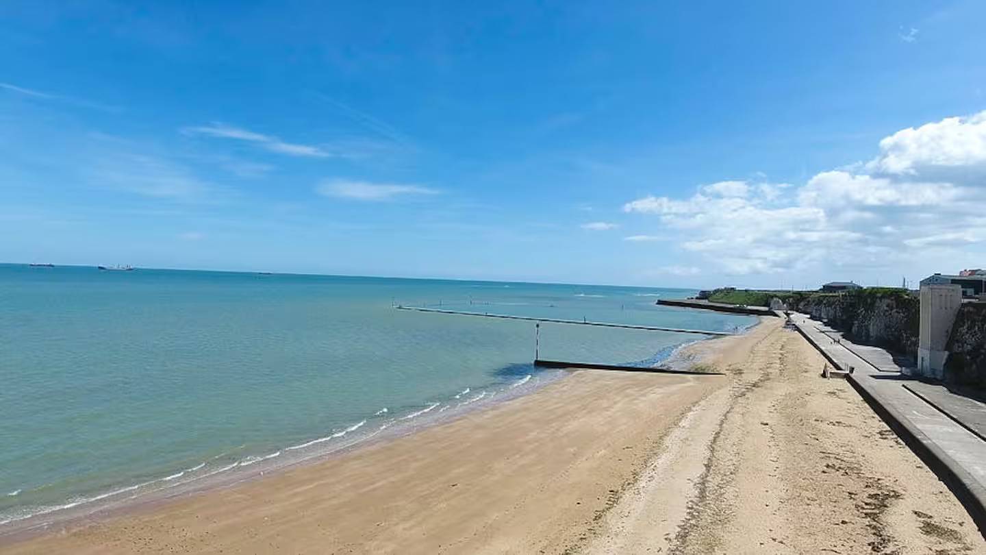 Apartamento entero, Pass the Keys | Stunning Sea Front Retreat With Patio | Margate in Botany Bay, Kent