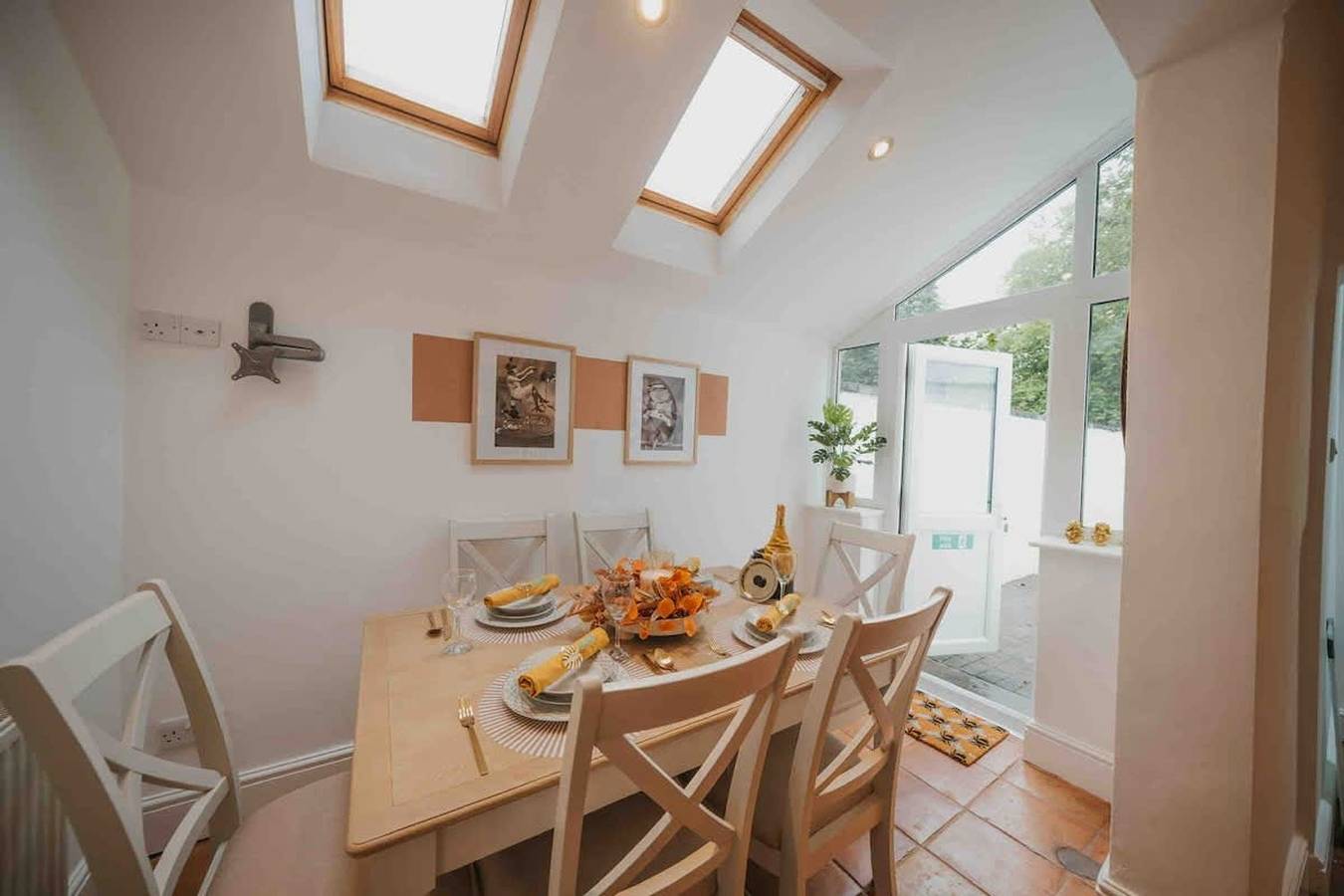 Cotswolds   2Bd   1 Bath   Garden   City Centre in Cirencester, Gloucestershire