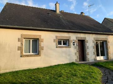 Gîte pour 4 personnes, avec jardin et balcon à Pontmain