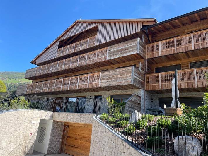 Ferienwohnung für 4 Personen, mit Balkon und Terrasse sowie Garten und Ausblick in Moos (Sexten)
