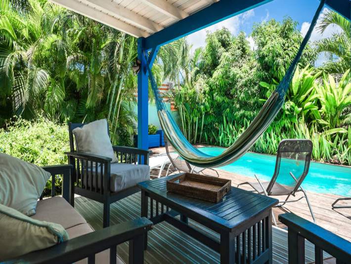 Location de vacances pour 4 personnes, avec jardin ainsi que piscine et terrasse, adapté aux familles à Saint-François