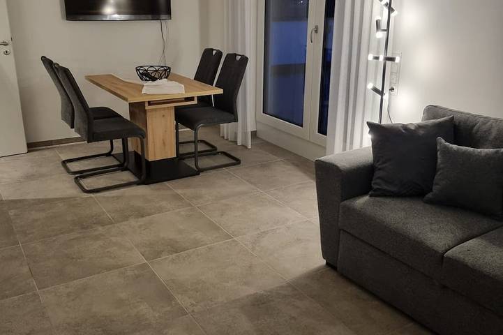 Ganze Wohnung, Moderne Ferienwohnung mit großer Terrasse in Euskirchen, Eifel (Nordrhein-Westfalen)