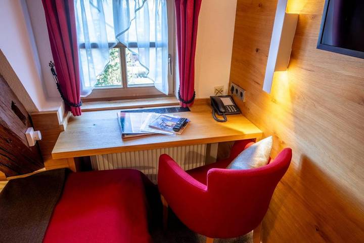 Hotel, mit Terrasse und Garten sowie Ausblick in Colmberg - 3