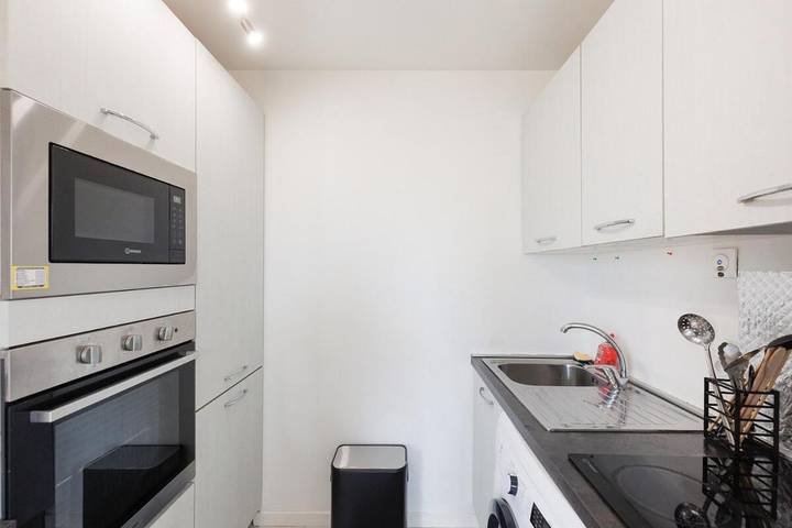 Gîte pour 6 personnes, avec vue ainsi que balcon et piscine dans Office De Tourisme Cannes La Bocca - 2