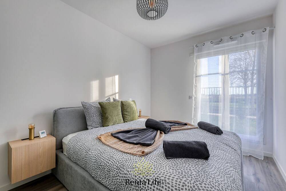 Entire apartment, Serrissiens Navarre - 10min Disney in Serris, Seine-et-Marne