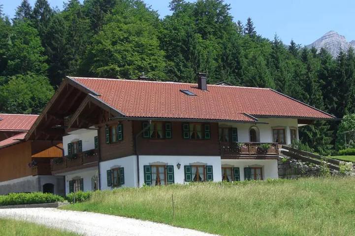 Ferienwohnung für 4 Personen, mit Terrasse und Ausblick in Wallgau - 3