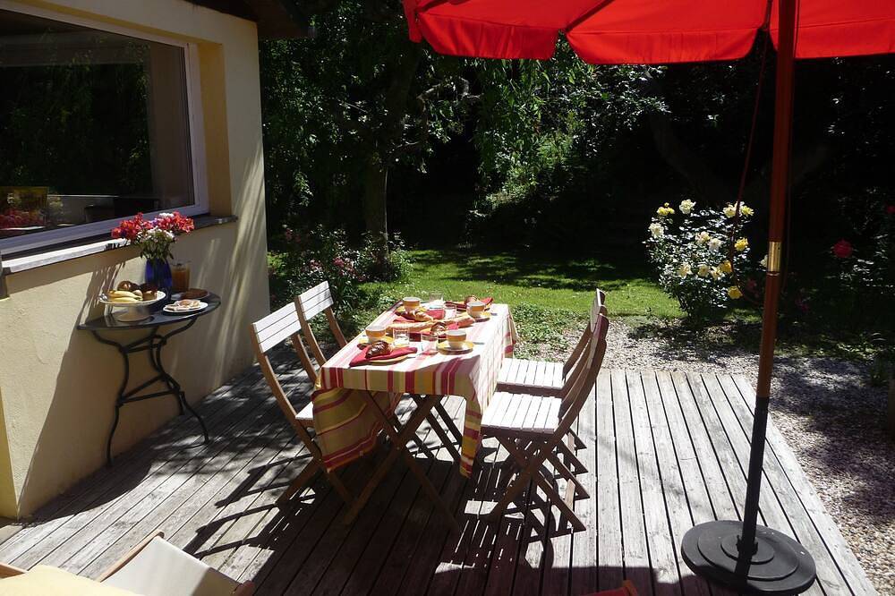 Encantadora casa con jardín a 100 m del mar, 4 personas. Humectantes. in Ploubazlanec, Côte de Goëlo
