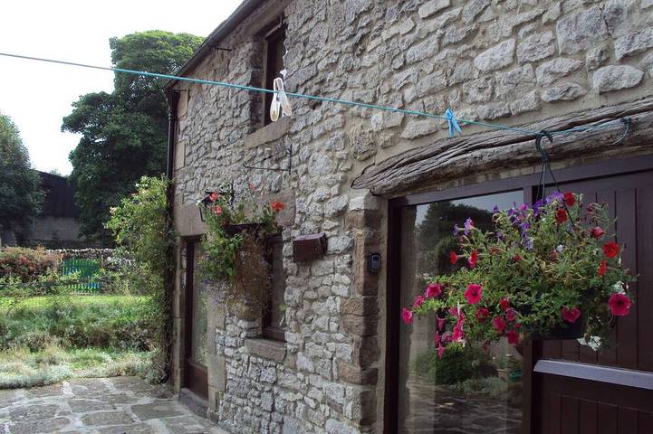 Encantadora casa de piedra caliza en el corazón del Peak District. in Aldwark, Derbyshire