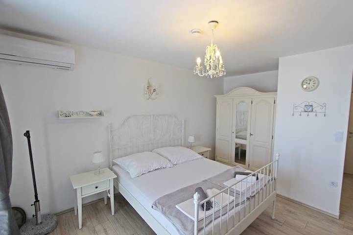 Ferienwohnung für 2 Personen, mit Balkon auf Murter - 2