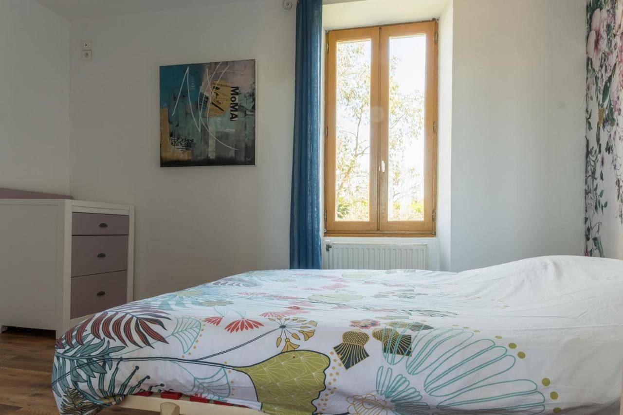 Double Room with Private Bathroom in Montredon (Lot), Lot