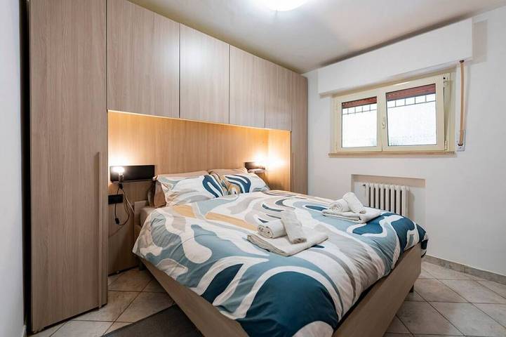 Ganze Wohnung, Komfortables und einladendes 40 qm Erdgeschoss-Apartment, perfekt für drei Personen, mit privatem Eingang. Die Unterkunft liegt ideal in Montesilvano, nur ca. 400 Meter vom Strand entfernt: die Strandpromenade bietet bezaubernde und entspannende in Spiaggia libera, accessibile per disabili, Montesilvano