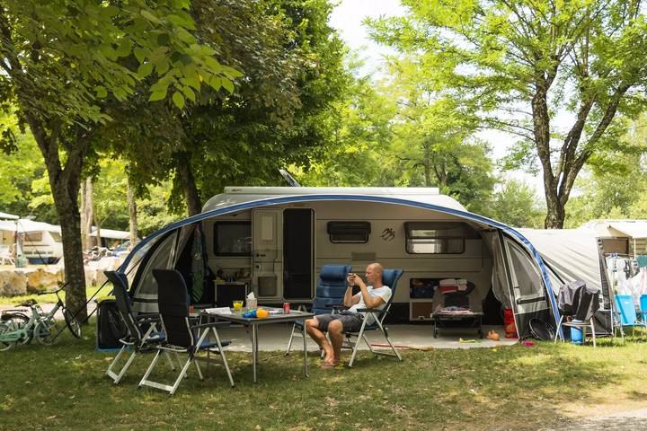 Mobil home pour 4 personnes, avec terrasse et piscine, animaux acceptés à Sampzon - 3