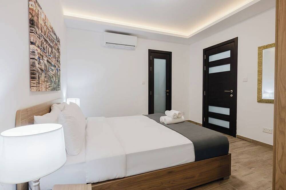 Ganze Wohnung, Kick back and relax in this newly built breathtaking views of Xemxija in St. Paul's Bay, Insel Malta