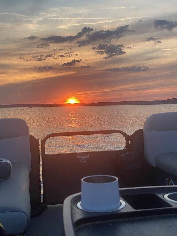 Ihr Urlaubsort in Lake Gaston! Pool, Seeseite und Ausblicke in Hülle und Fülle! in Lake Gaston