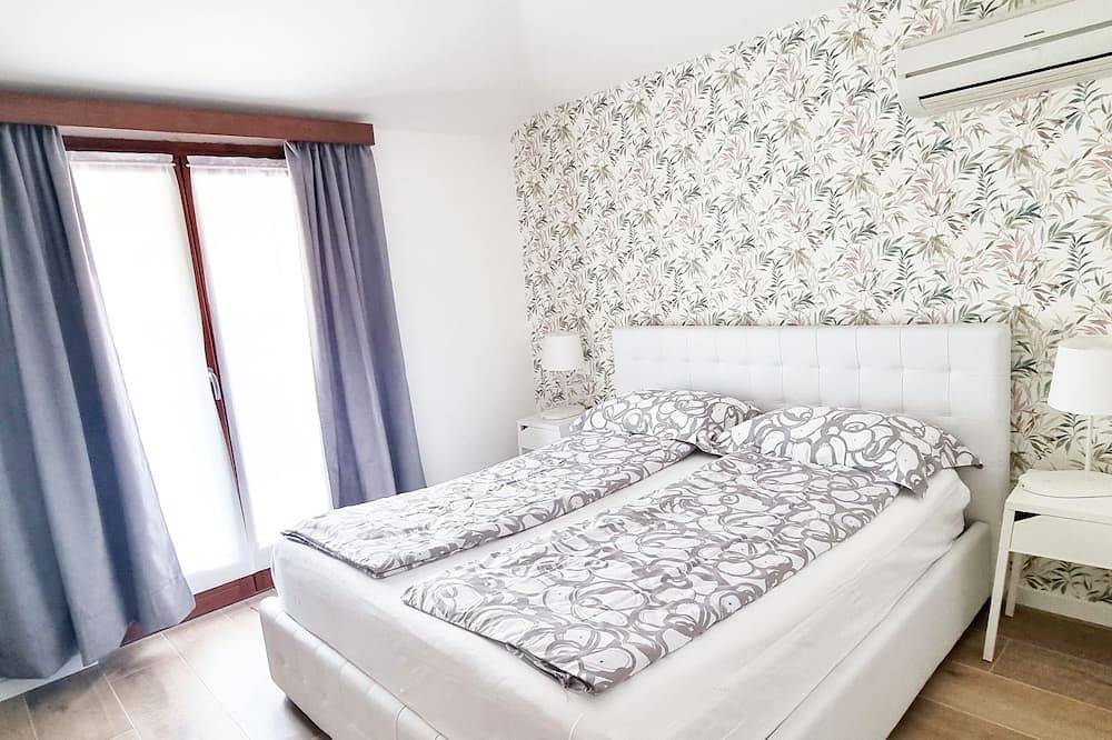 Ganze Wohnung, Beautiful apartment close to the beach and in the city centre in Torbole, Nago-Torbole