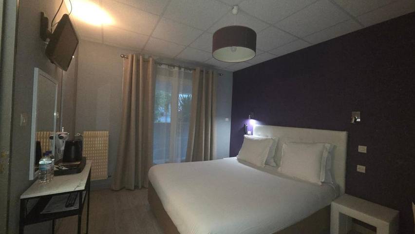 Hôtel pour 2 personnes, avec terrasse et jardin ainsi que vue et piscine à Saint-Paul-de-Fenouillet - 3