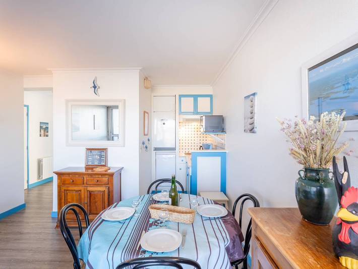 Appartement entier, Appartement 3 pièces à La Trinité-sur-Mer avec parking, 4 pers., vue sur port in La Trinité-sur-Mer, Côte des Mégalithes