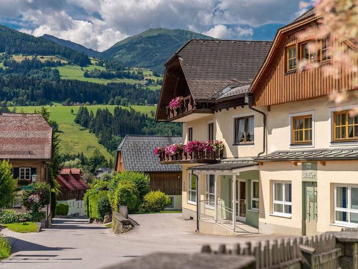 Ganze Ferienwohnung, Apartments Greisslerei - Appartement, 2 Schlafzimmer, Dusche, Wc in Aich, Schladming-Dachstein