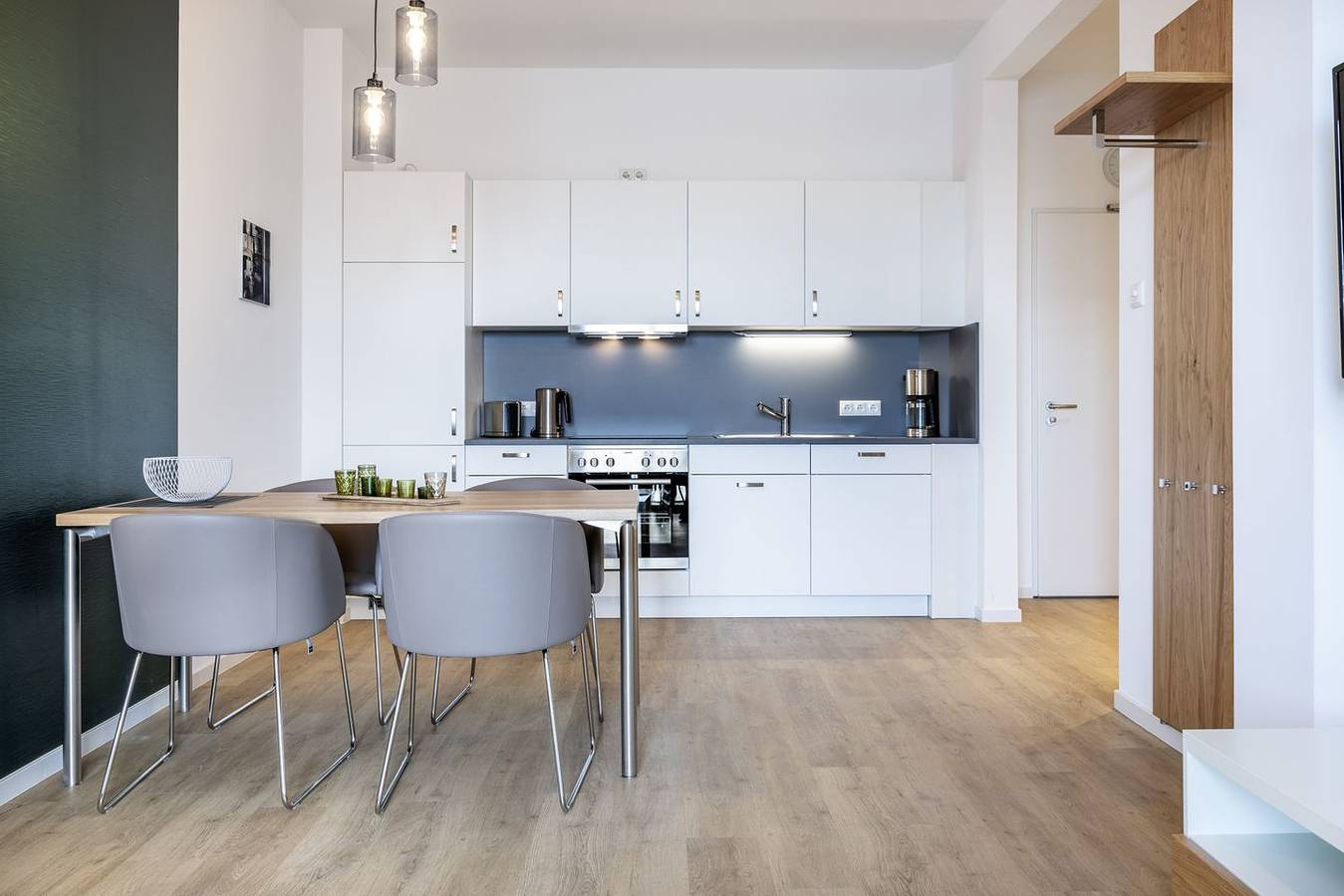 Geheel appartement, Modernes Apartment in Toplage mit Balkon und schönem Blick auf den Alten Hafen in Wismar, Nordwestmecklenburg (Wismar en omgeving)