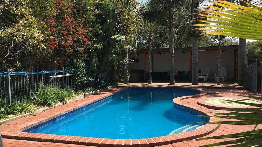 Holiday home for 10 people, with terrace and garden as well as hot tub in Rosebud