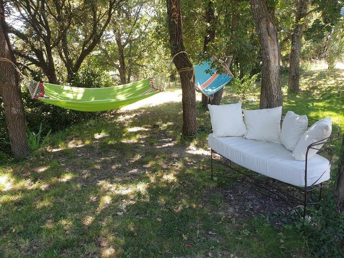 Location de vacances pour 4 personnes, avec vue ainsi que piscine et jardin à La Tour-d'Aigues - 3