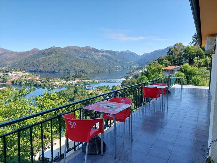 Maison d’hôte pour 2 personnes, avec Terrasse et Jardin ainsi que Piscine et Vue dans Póvoa de Lanhoso