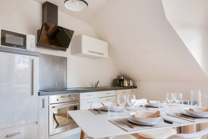 Appartement entier, Proche plage, appartement pour 4 avec balcon in Fouesnant, Côte de Cornouaille
