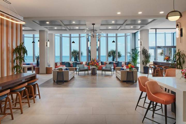 Hotel für 4 Personen, mit Pool und Ausblick sowie Balkon - 1