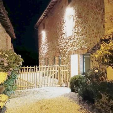 Gîte pour 10 personnes, avec jardin, animaux acceptés à Oradour-sur-Glane