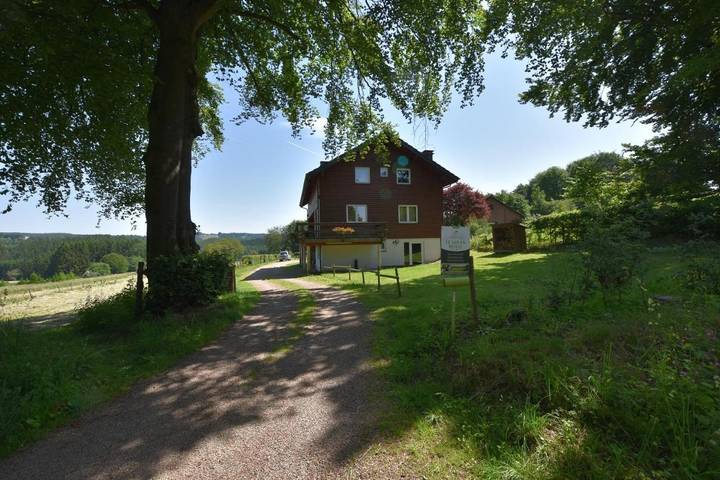 Chalet pour 26 personnes, avec jacuzzi ainsi que jardin et sauna