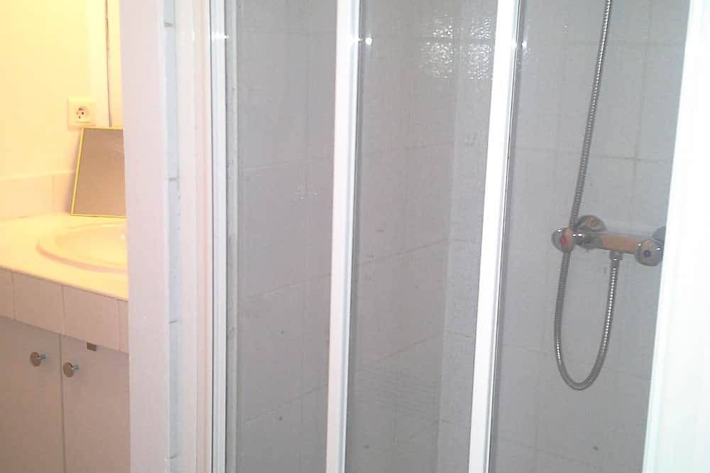 Geheel appartement, Apt. T1 Bis in de stad op de 1e verdieping van een woning met terras carractère in Cahors, Lot