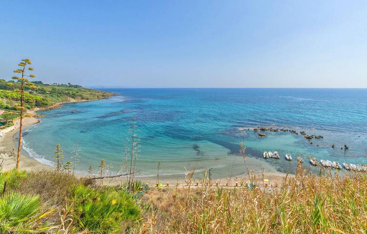 Apartamento con vistas al mar, aparcamiento y piscina in Marina di Modica, Módica