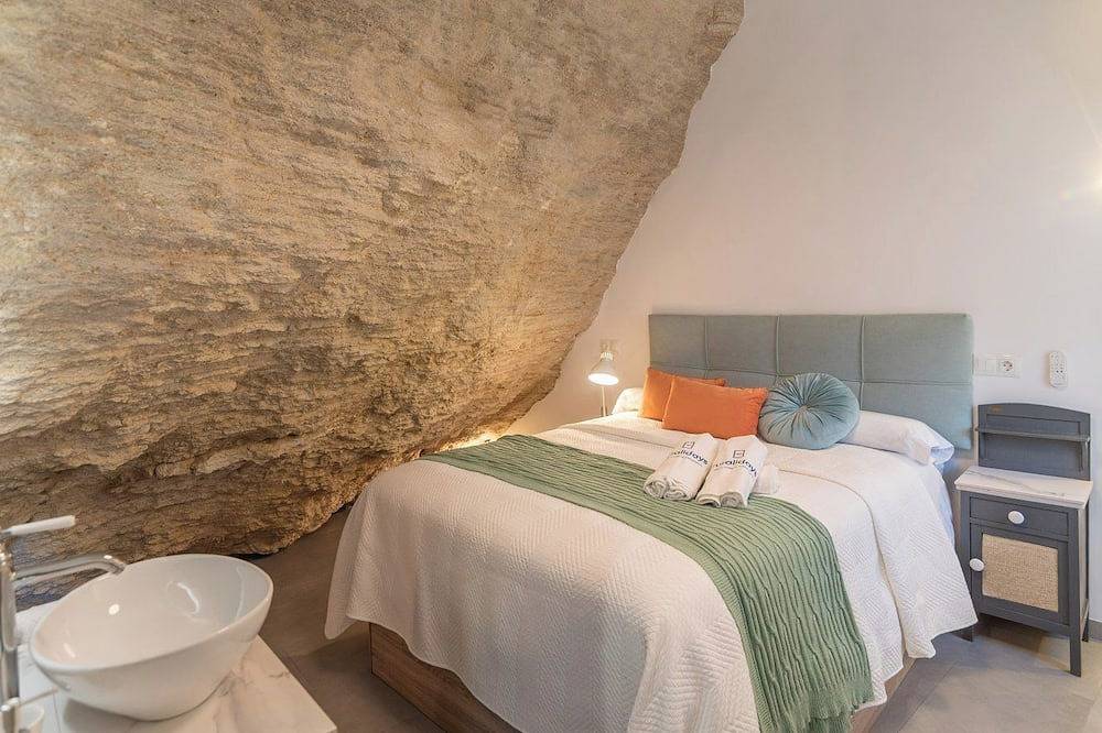 Casa Cueva Las Chicas del Puente Setenil de las Bodegas by Ruralidays in Setenil de las Bodegas, White Villages