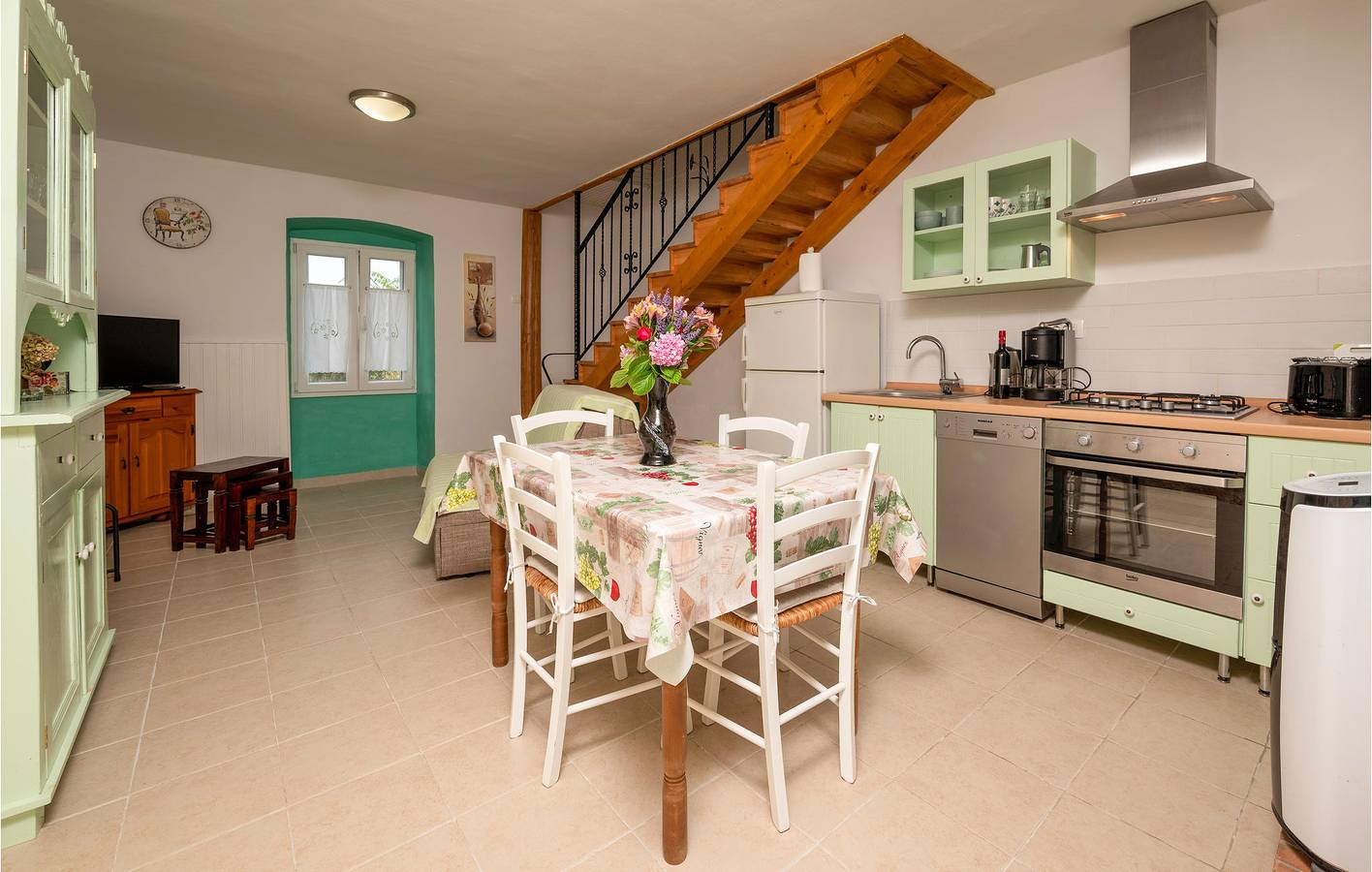 Gemütliche Ferienwohnung mit WLAN, Klimaanlage, Terrasse und Parkplatz in Marčana, Südküste Istrien
