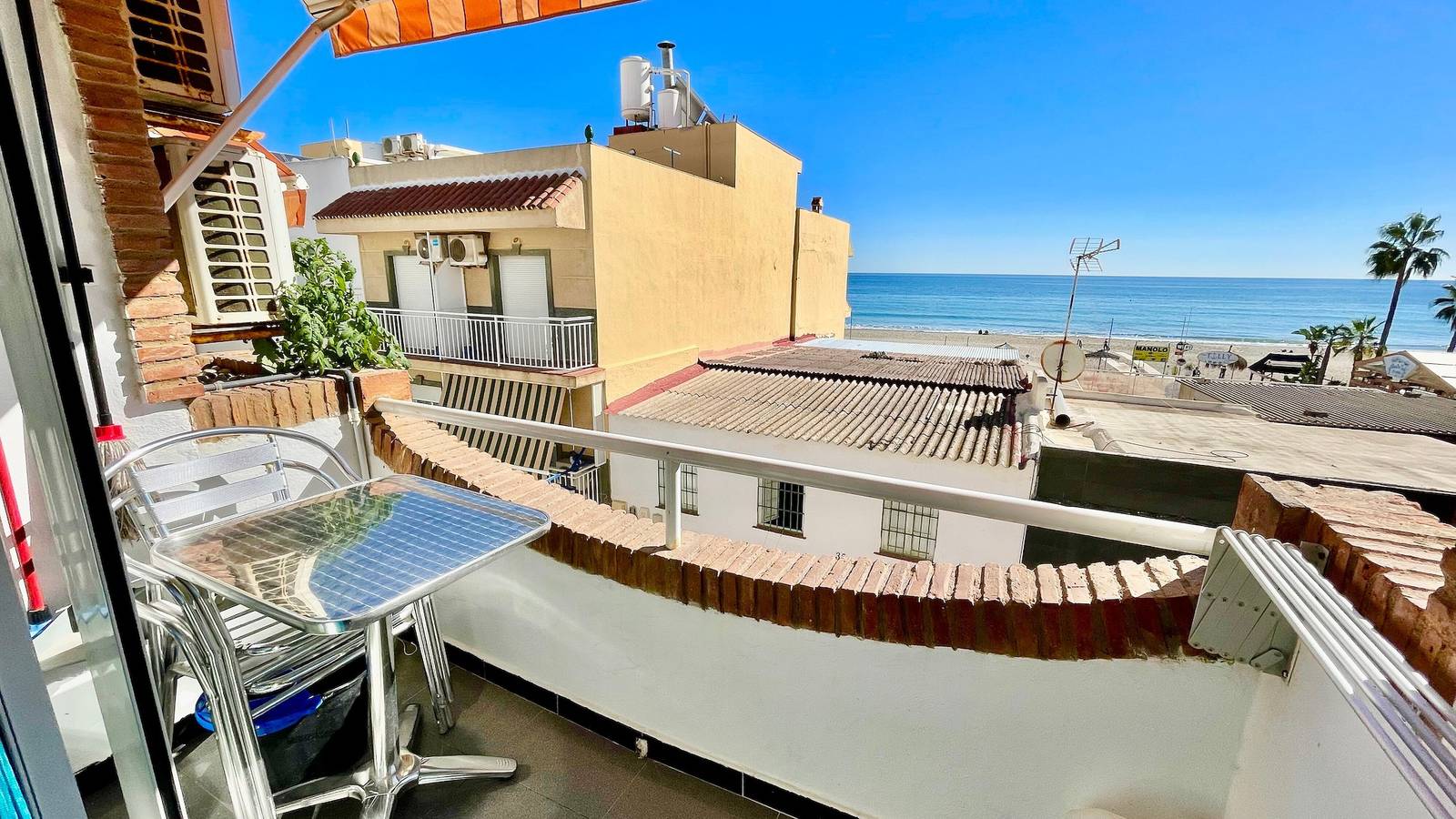 Bulto Carihuela direct aan het strand met zeezicht & balkon, foto 13