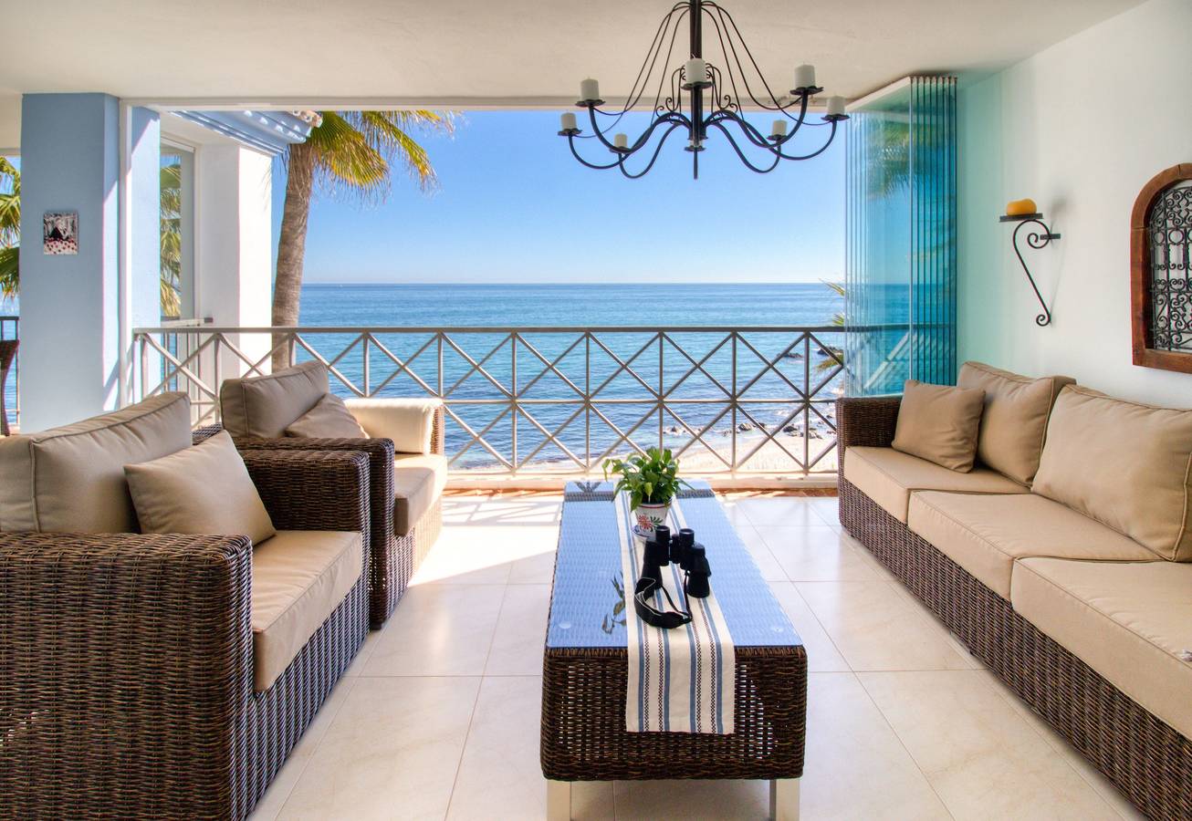 Appartement entier, Appartement 'La Perla De La Bahia' avec vue sur la mer, Wi-Fi et climatisation in Casares Costa, Casares
